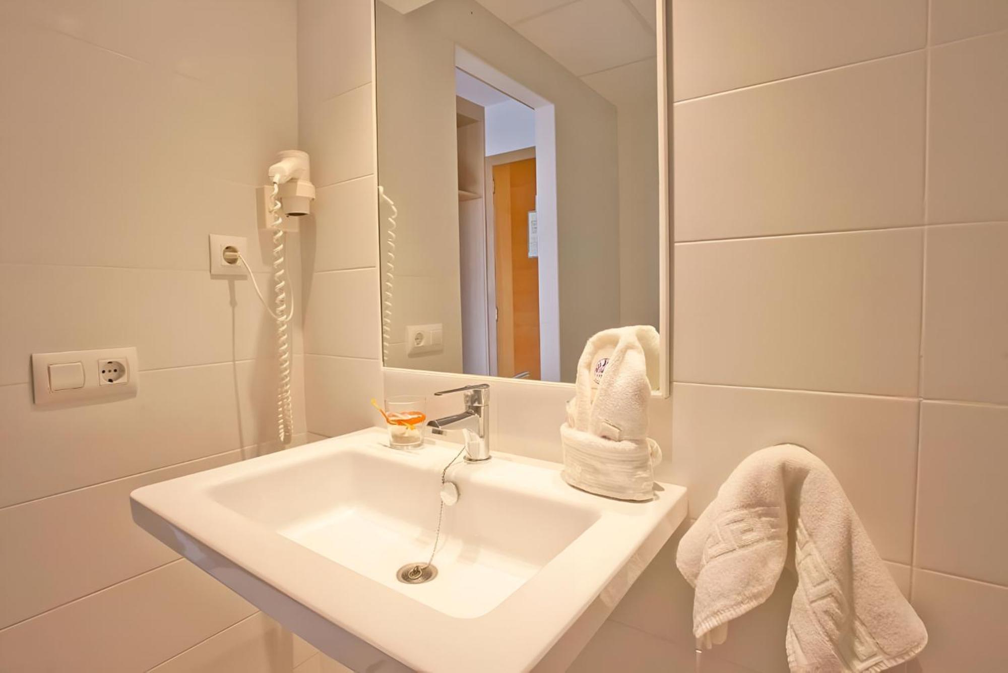 Aparthotel Bj Playamar & S'Illot (Mallorca)